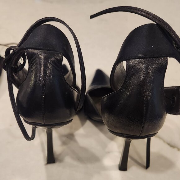 Gucci pumps with ankle straps & dust bag - Picture 3 of 10